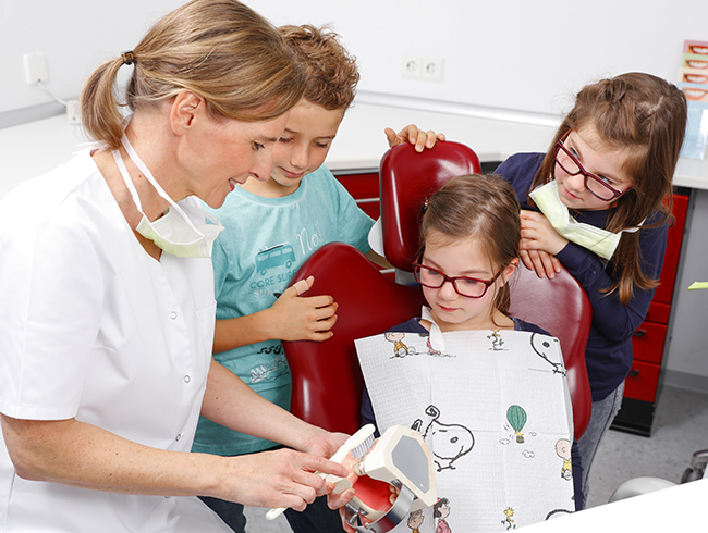 Kinderzahnheilkunde Kinderzahnarzt - Zahnarztpraxis in 58300 Wetter (Ruhr)